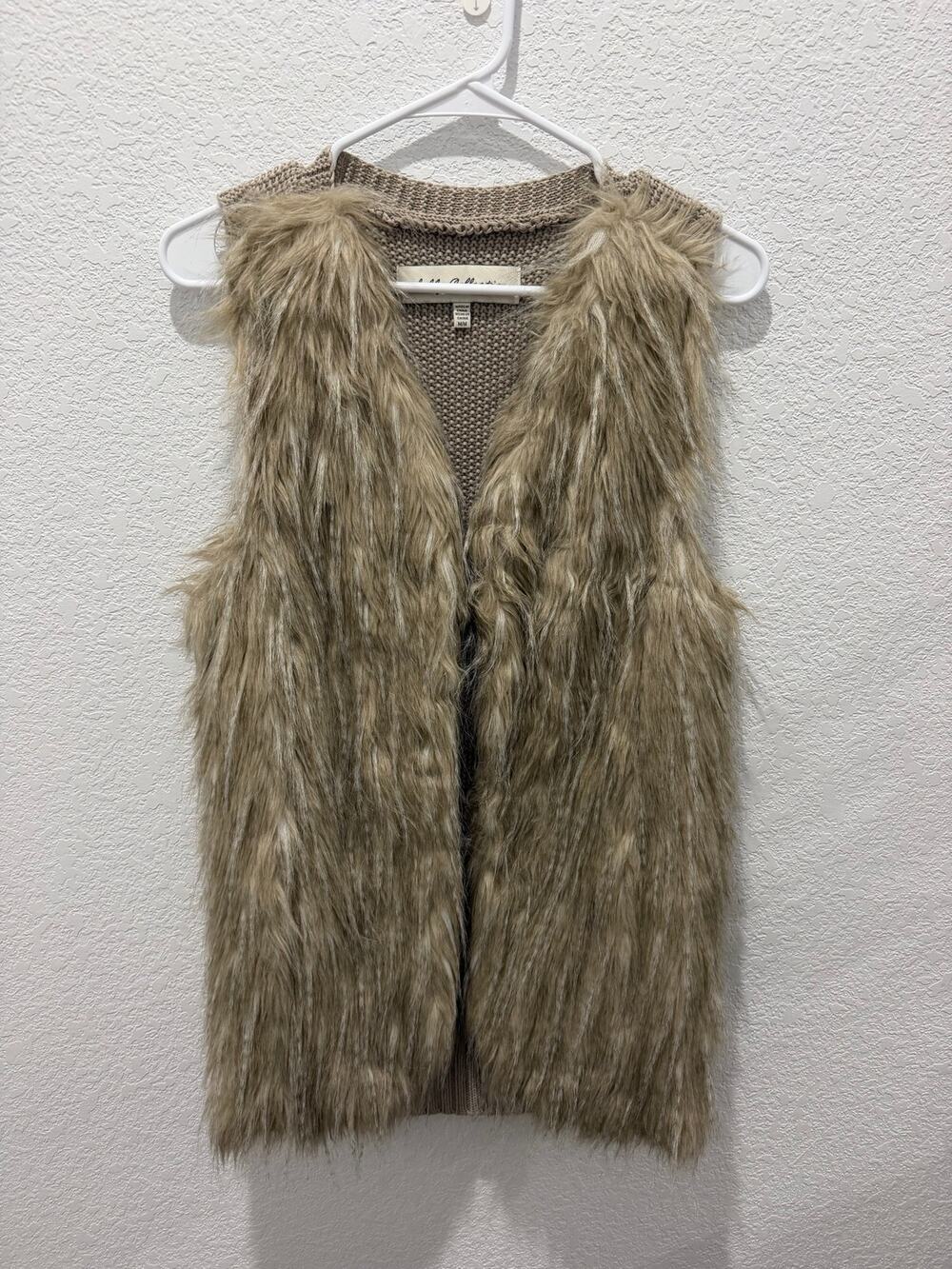 Sebby Collection Tan Faux Fur Knit Back Vest size Medium Boho Layering
